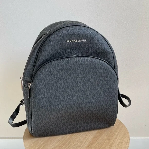 MICHAEL Michael Kors | Bags | Brand New Michael Kors Abbey  display picture 1